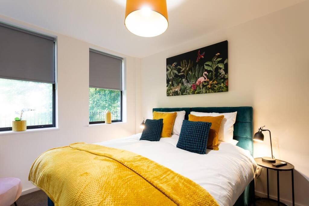 Polly'S Place Apartment Taunton & Free Off Road Parking & Wifi Exterior photo